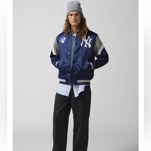Mitchell & Ness New York Yankees MLB Heavyweight Satin Jacket - Picture 4 of 11